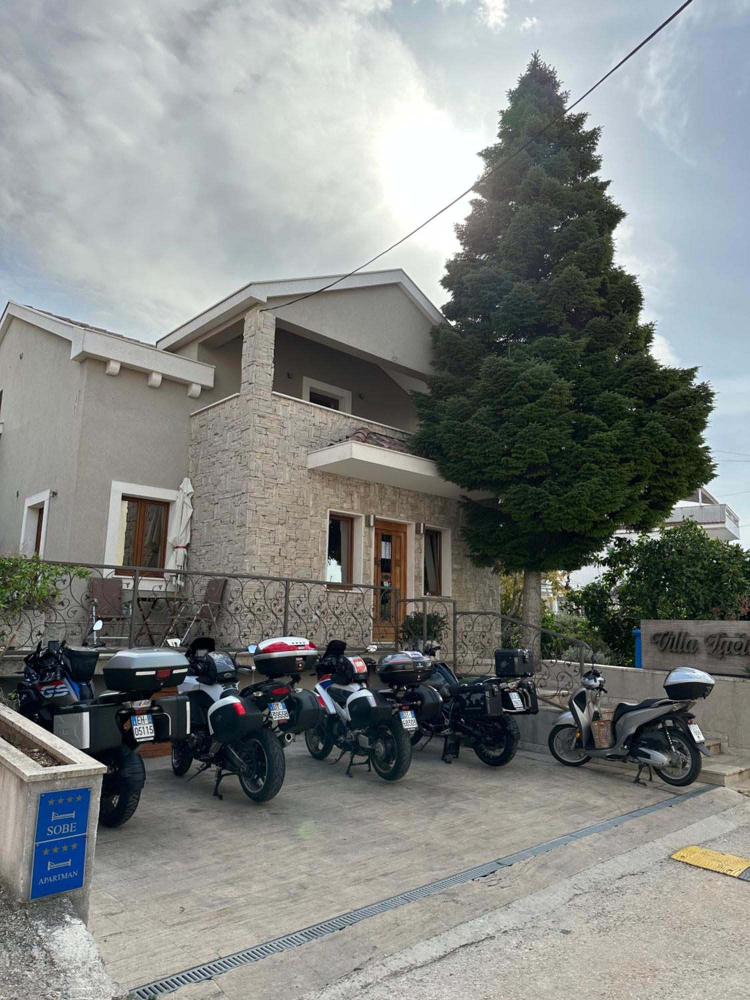 Villa Lucica تروغير المظهر الخارجي الصورة